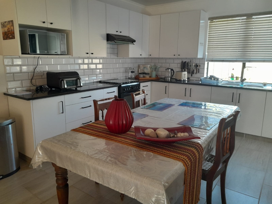 To Let 2 Bedroom Property for Rent in Stilbaai Wes Western Cape